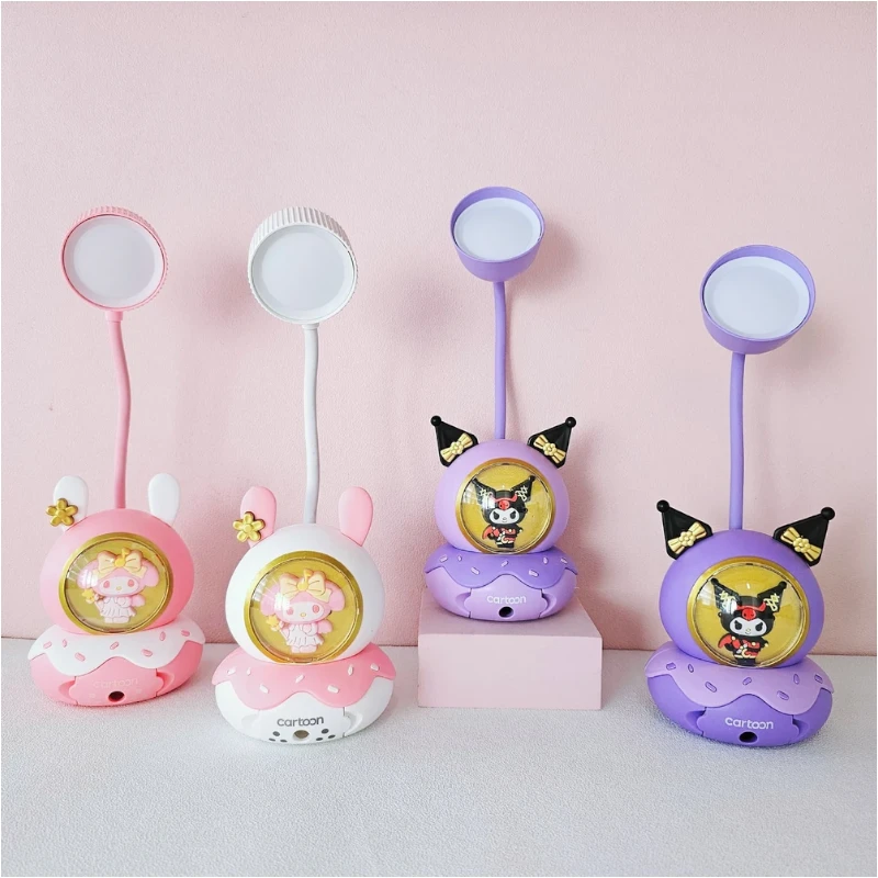 Imagen de LAMPARA SANRIO DONA DE MESA RECARGABLE