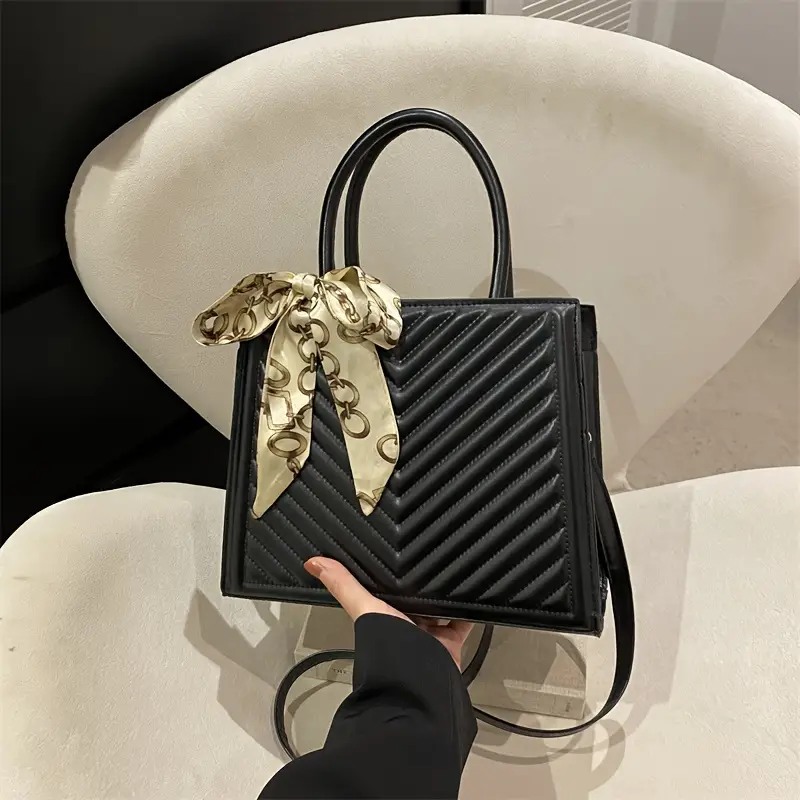 Imagen de BOLSO DE MANO LINEAS 6008