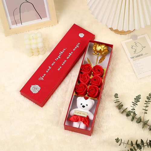 Imagen de ESTUCHE REGALO FLOR METAL + OSITO + ROSAS