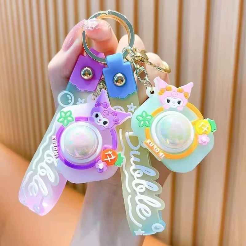 Imagen de PIEZA LLAVERO SANRIO CAMARITA CON LUZ LED