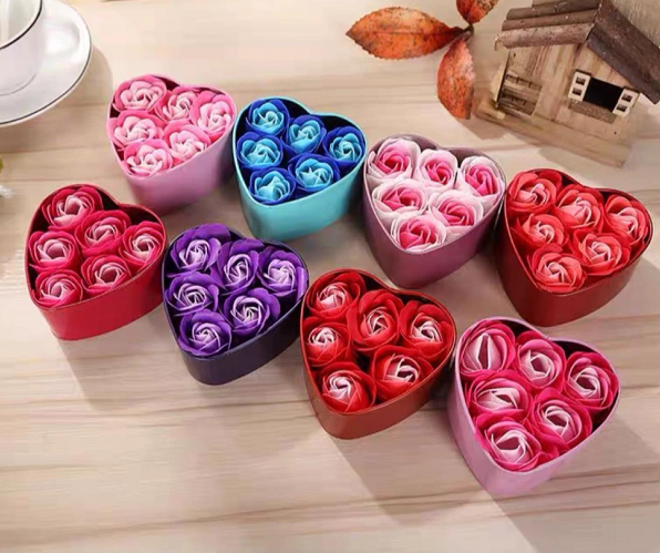 Imagen de LATA CORAZON CON ROSAS DE JABON