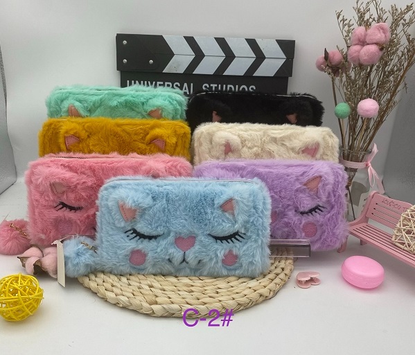 Imagen de CARTERA LUZ LED GATITO PELUCHE