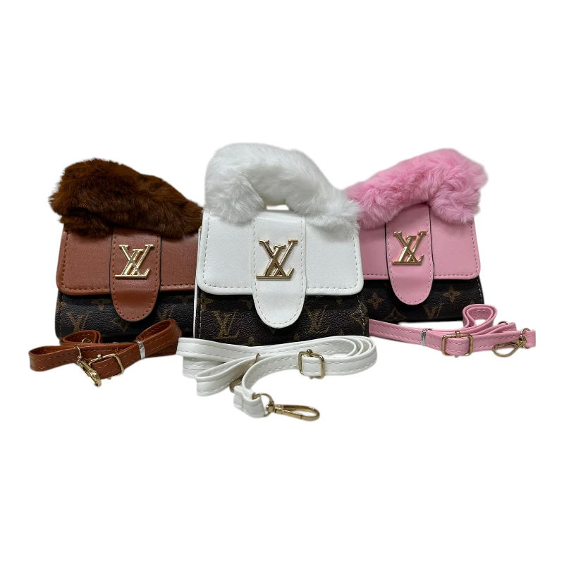 Imagen de BOLSO MANO LV ASA DE PELUCHE