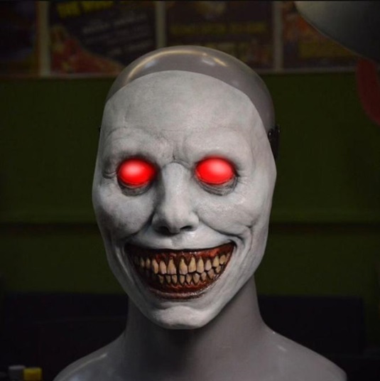 Imagen de MASCARA HALLOWEEN LED DEMONIO SONRIENTE