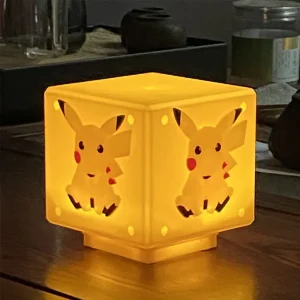 LAMPARA ESCRITORIO CUBO PERSONAJES RECARGABLE