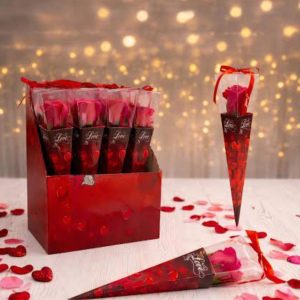 PAQ. 12 ROSA LOVE EN CONO